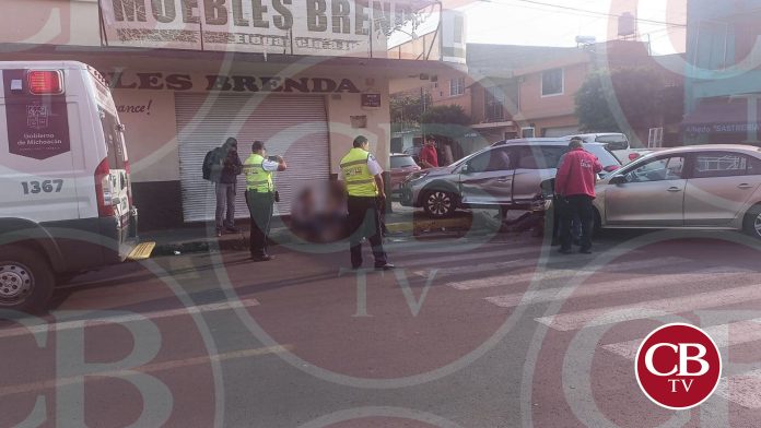 Fuerte choque deja a mamá y niña lesionada en Morelia