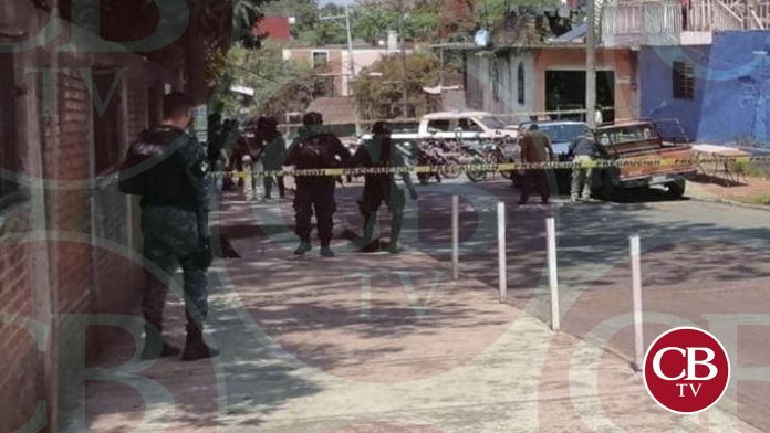 Balea a taxista en Uruapan para robarlo pero no lo consigue