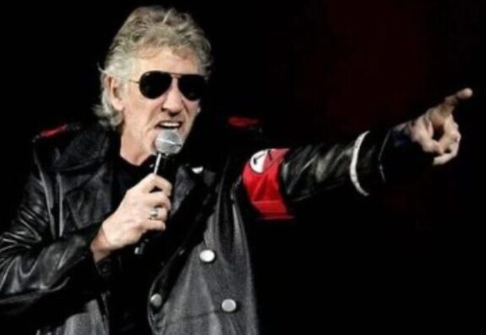 Policía alemana investiga a Roger Waters por disfraz al estilo nazi en concierto