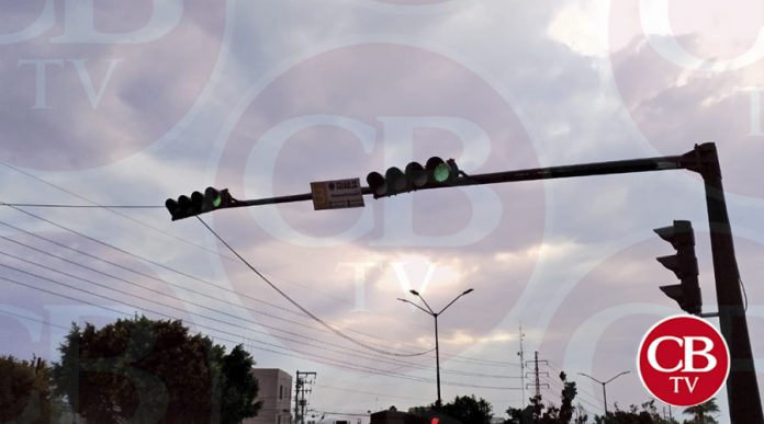Semáforo mal sincronizado en el libramiento de Morelia