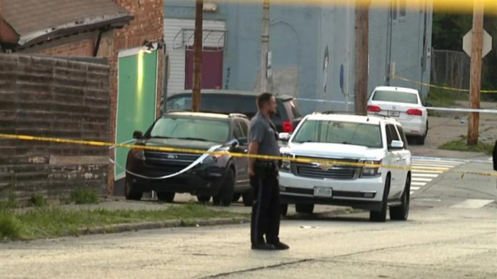 Tiroteo en un club de Kansas deja tres muertos y dos heridos