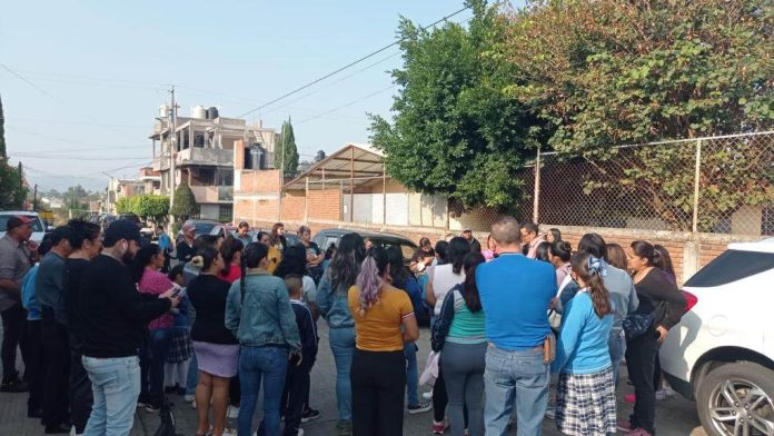“Truenan” padres de familia de la escuela Fryda Kalho contra la Secretaría de Educación