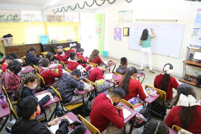 Inicia trámite digital para basificar a docentes
