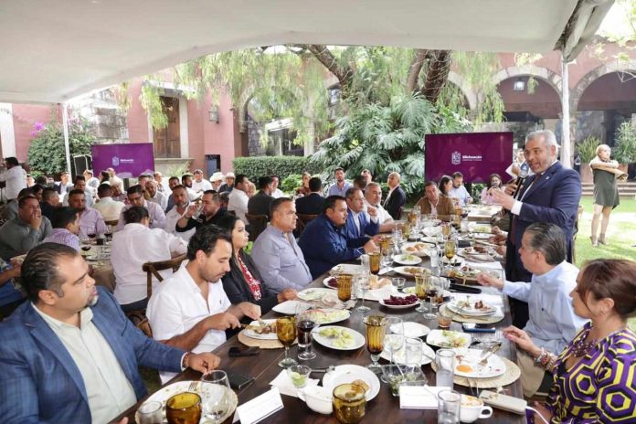Anuncia Bedolla fondo federal de estabilización a municipios