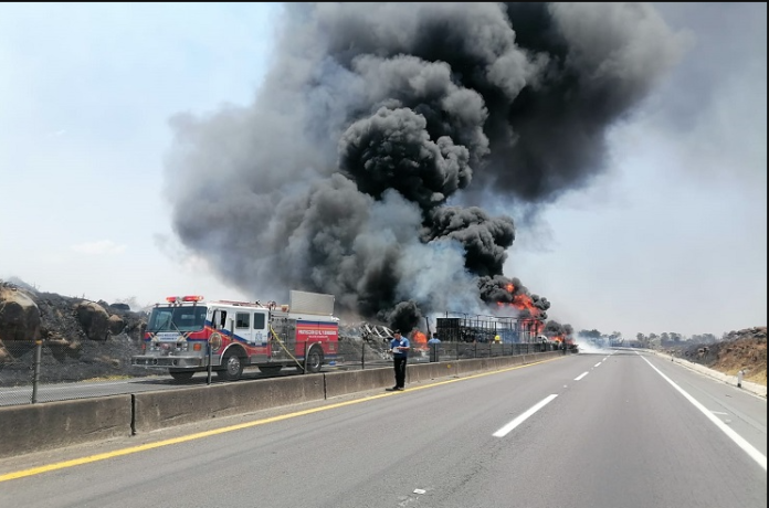 Carambola en la autopista Zapotlanejo-Lagos de Moreno, deja 14 heridos y un muerto