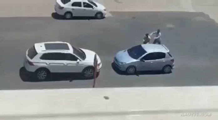 Hombre mata a su expareja y a su exsuegro en plena calle, tras perder la custodia de su bebé