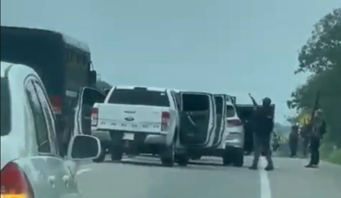 Comando armado secuestra a 23 trabajadores de la Secretaría de Seguridad de Chiapas