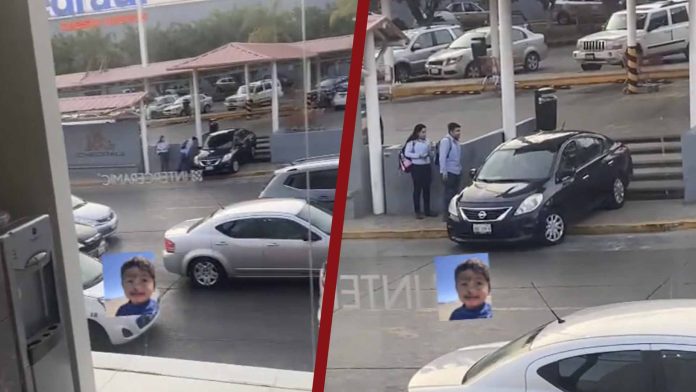 Conductor se confunde y saca su auto por escalera de supermercado 