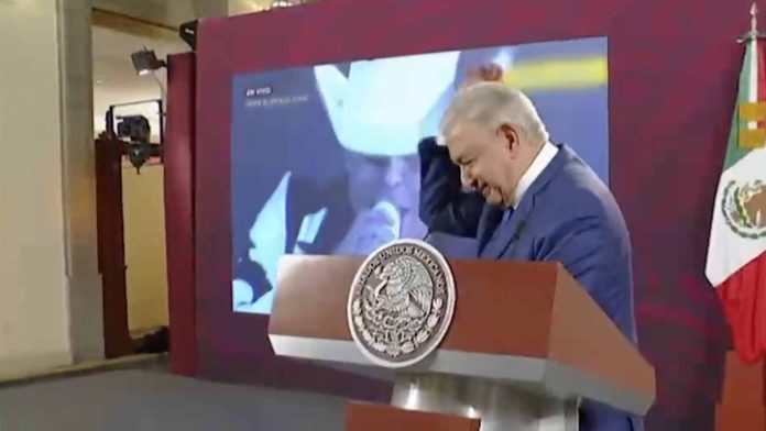 AMLO invita a los jóvenes a escuchar Grupo Firme y no Peso Pluma