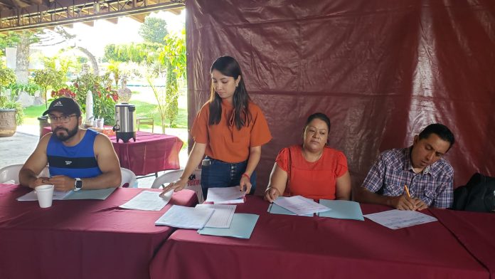 Recibirán capacitación para ofrecer al turista de playas michoacanas servicios de calidad y buen trato.