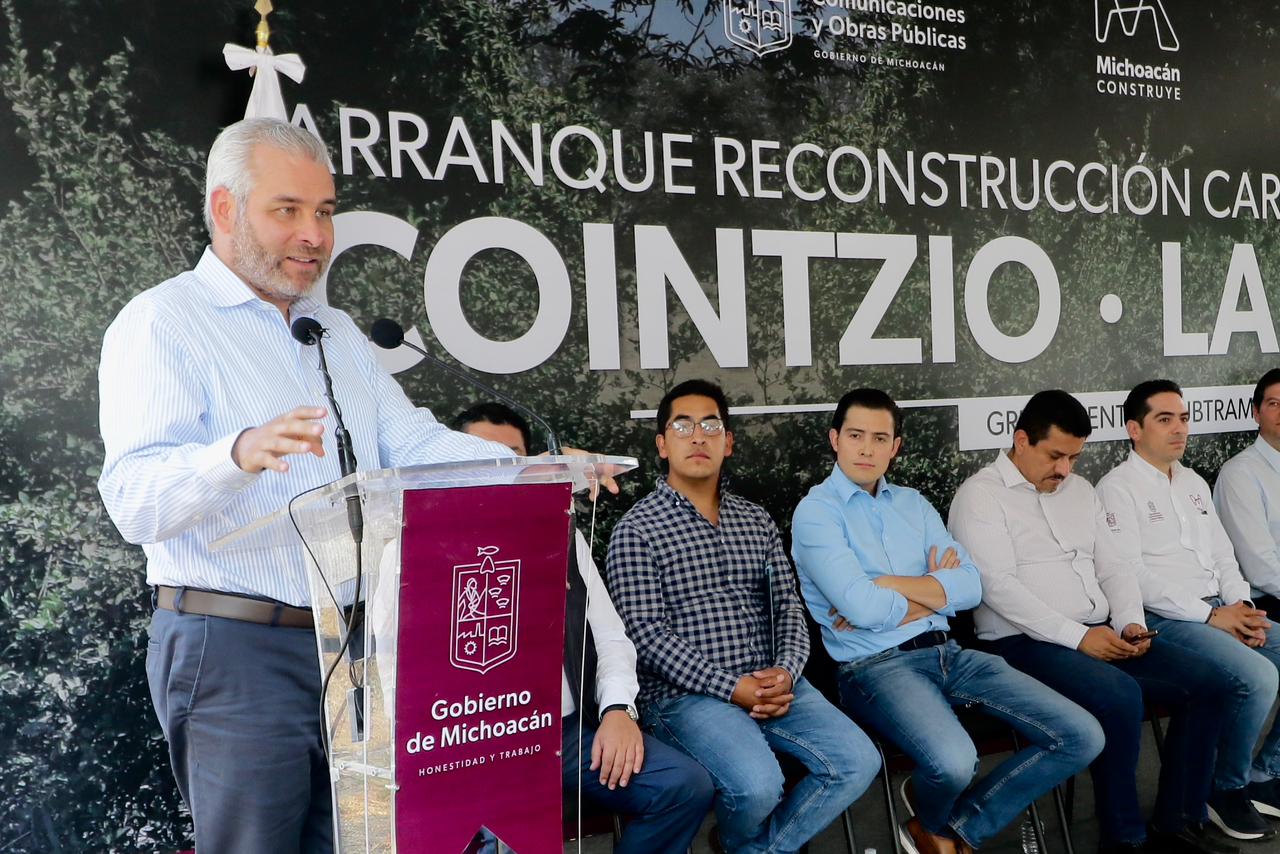 Gobierno de Bedolla va a rescate de zona rural en Morelia; inicia reconstrucción de carretera en Cointzio Gobierno de Bedolla va a rescate de zona rural en Morelia; inicia reconstrucción de carretera en Cointzio