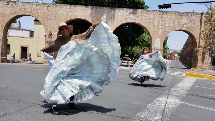 Artistas visitan estados de la República Mexicana para solventar gastos académicos