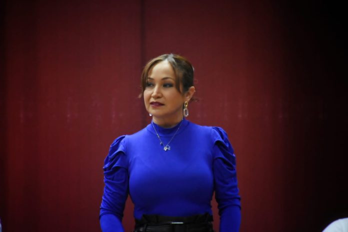 Cabildo Aprueba solicitud de Licencia a Itzé Camacho