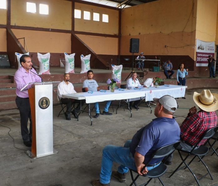 Gobierno de Nacho Campos sigue apoyando a productores del campo