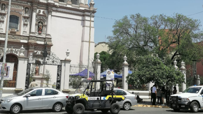 Muere anciano encadenado en la Catedral Metropolitana de Monterrey