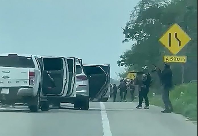 Secuestran a 14 trabajadores de Seguridad Pública en Chiapas