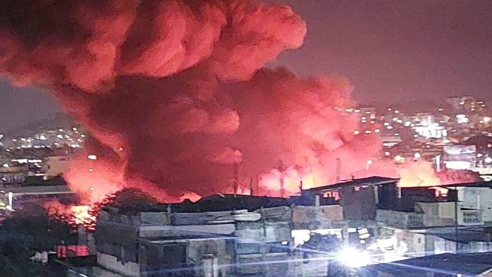 VIDEO: Incendio consume el Mercado Central de Acapulco