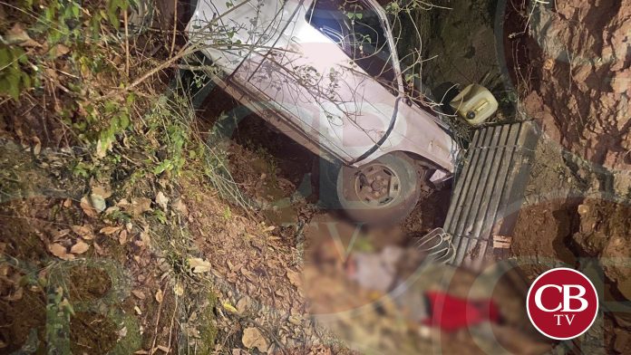 Un muerto deja choque de camioneta con paredón