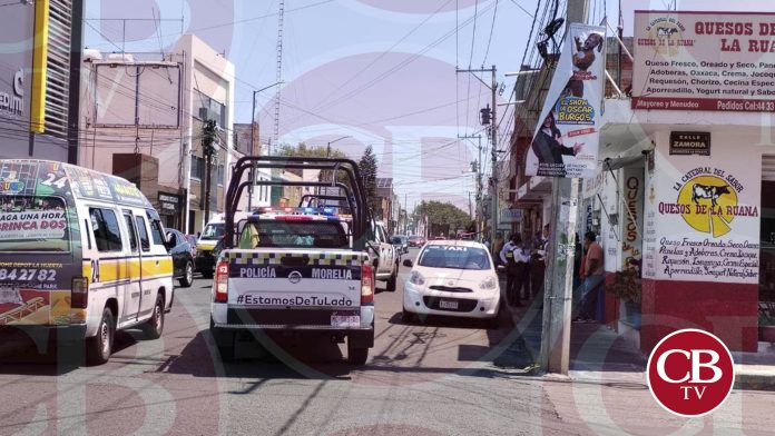 Un fallecido dentro de un taxi en la colonia Juárez de Morelia