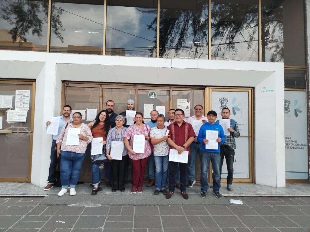 Se les hace justicia a empleados: son reinstaladas personas que fueron despedidas de la UMSNH Se les hace justicia a empleados: son reinstaladas personas que fueron despedidas de la UMSNH