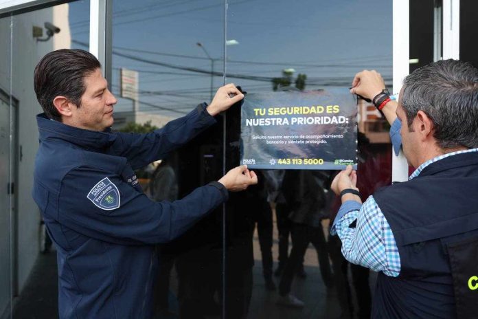 Alfonso Martínez promueve programa de Acompañamiento Bancario