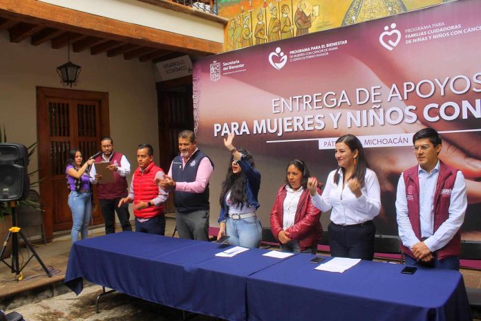 EN COADYUVANCIA CON FUNCIONARIOS ESTATALES, EL MUNICIPIO PÁTZCUARO RECIBE APOYOS DEL PROGRAMA “MUJERES Y NIÑOS CON CÁNCER”