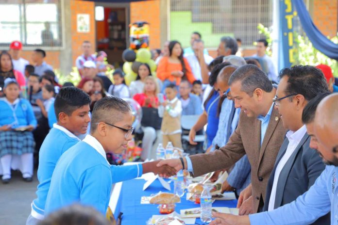 Échale una Mano a las Escuelas, programa de Juan Carlos Barragán incrementará beneficios el siguiente ciclo escolar