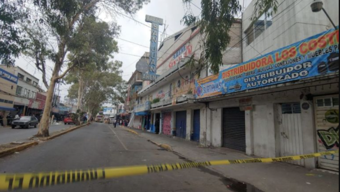 Incendio en la Arena San Juan de Neza en Edomex, deja dos menores edad sin vida