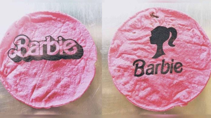 Crean tortillas rosas de Barbie