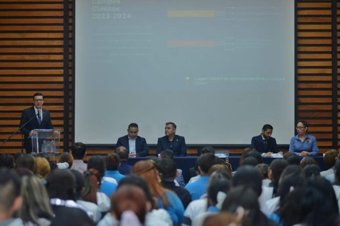 Egresados y egresadas de la UMSNH, pilar fundamental de las instituciones de Salud: Fonseca