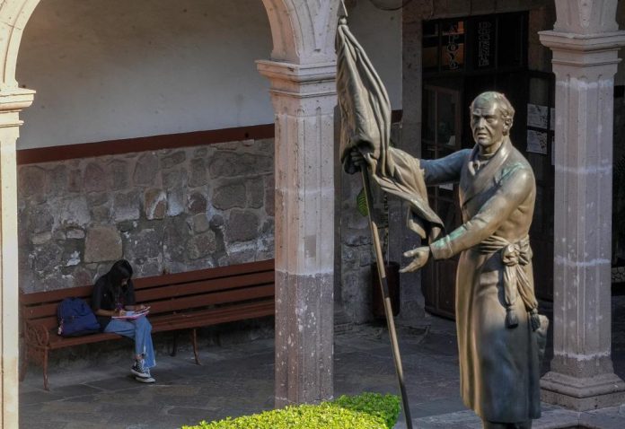 El 84 por ciento de las y los jóvenes que ingresarán al bachillerato de la UMSNH en Morelia, ya realizaron el proceso para elegir preparatoria