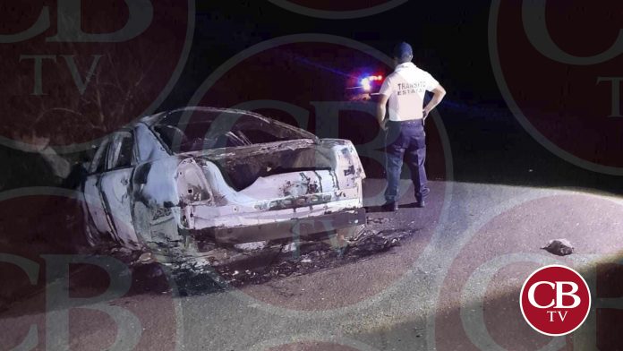Muere calcinado al volcar su auto en Puruándiro