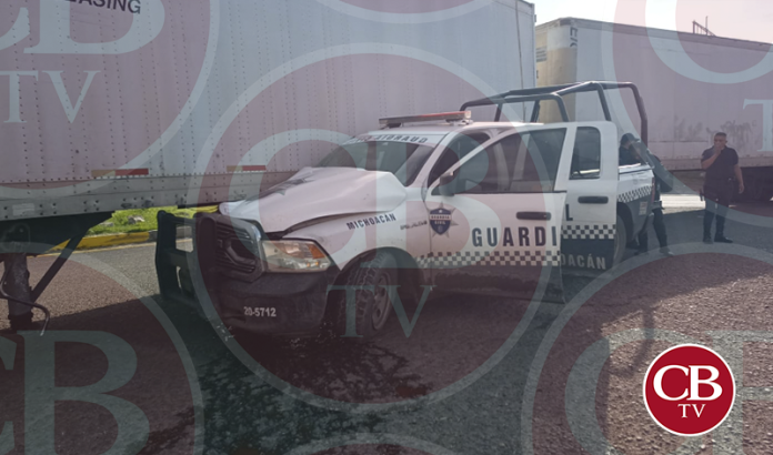 Patrulla de la GC choca con un tráiler en Morelia