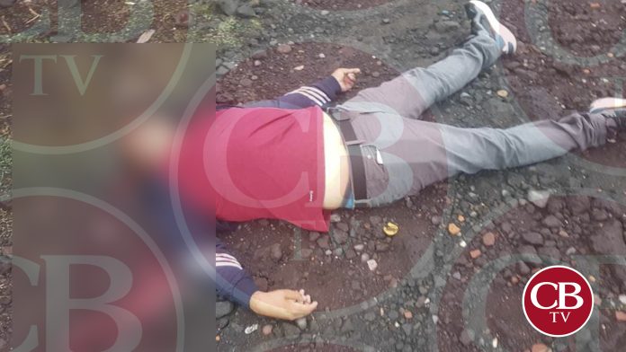 Asesinan a un hombre afuera de una primaria matan