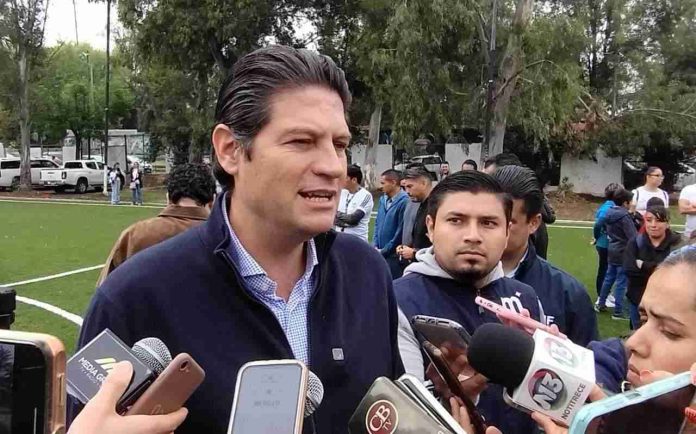 Alfonso Martínez se disculpa por sustitución del Mural de Periodistas en Plaza de la Paz
