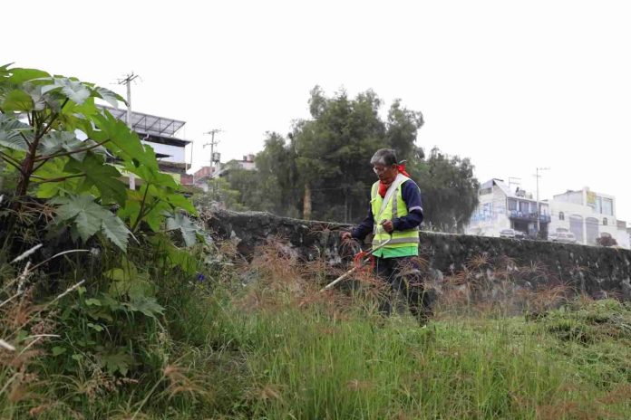 Transportistas de Zitácuaro paralizan vialidad en Morelia Se manifestaron en las afueras de Casa de gobierno en la exigencia de la salida de Conrado, perteneciente a la Delegación de Tránsito. Morelia, Michoacán a 21 de agosto 2023. Por: Patricia Velázquez Transportistas y titulares de 48 rutas de Zitácuaro, Michoacán, se manifestaron en las afueras de Casa Michoacán, en la exigencia de la destitución de 