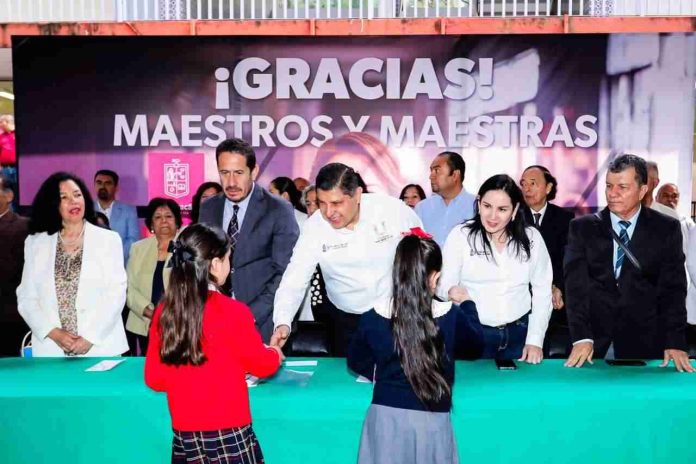 Llama Nacho Campos a fortalecer proceso de enseñanza-aprendizaje basado en el humanismo