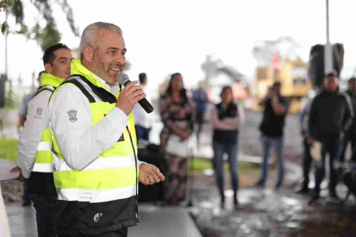 Bedolla pone en marcha rehabilitación del libramiento Peribán