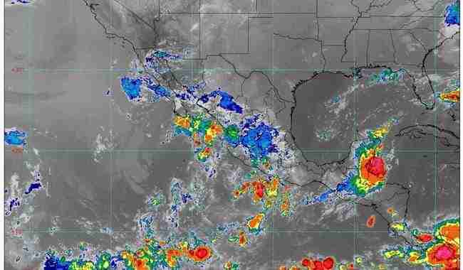Monzón mexicano y canal de baja presión ocasionarán lluvias en Michoacán Monzón mexicano y canal de baja presión ocasionarán lluvias en Michoacán