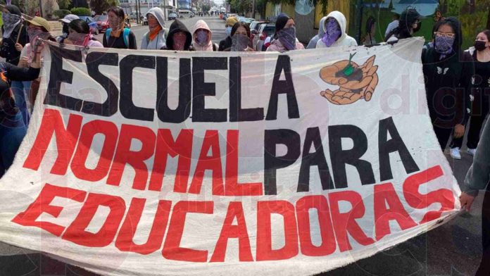 Bedolla no dará plazas a normalistas: 
