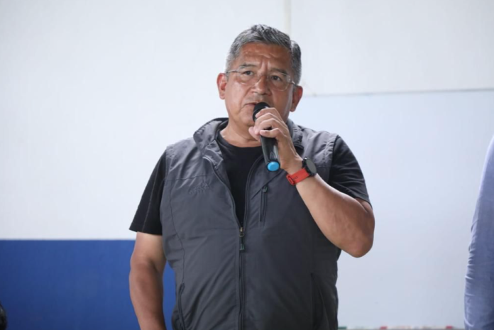 Se reúne titular de SSP con habitantes de El Coire, en Aquila