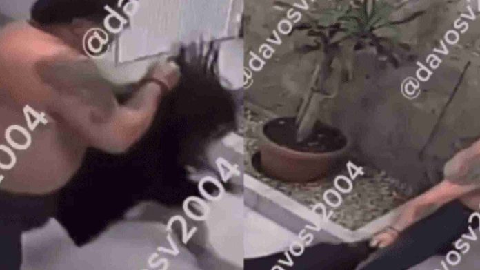 Hombre es captado golpeando a una mujer con una escoba