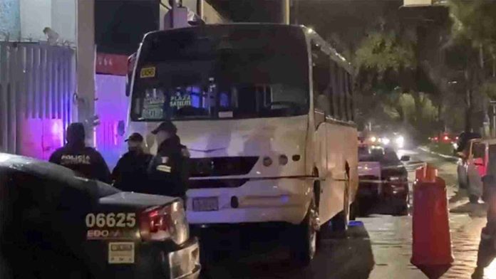 Pasajeros de camión asesinan a asaltante