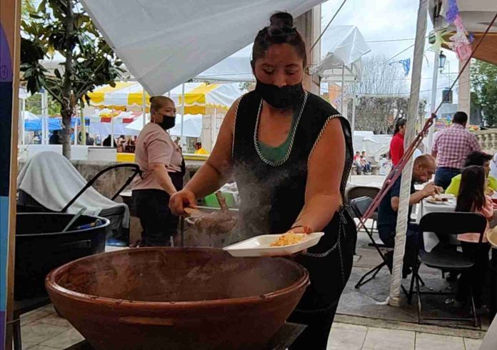 En su edición 2023, Feria del Mole de la Tenencia de Santa María de Guido, suma otro éxito