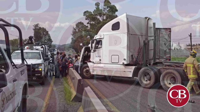 Tráiler choque en la Morelia-Salamanca