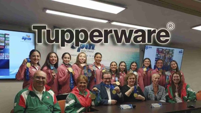 Tupperware entregó reconocimiento a Selección Mexicana de natación