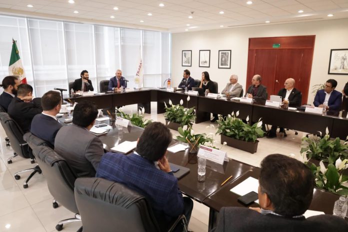 Pactan Bedolla, STPS y aguacateros, ruta para la formalización laboral del sector