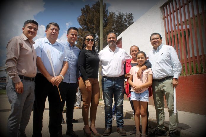 Inaugura Julio Arreola Vázquez, obra de reencarpetamiento en el Manzanillal y da el banderazo de arranque en la cale peaje de la colonia La Era