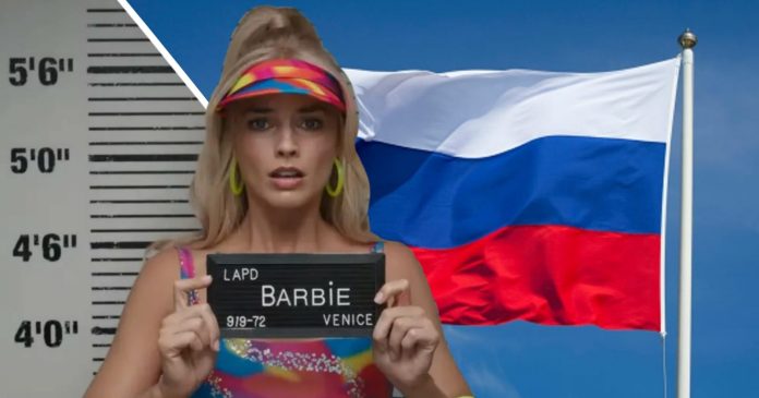 En 2022 el Ministerio de Educación de Rusia prohibió a la muñeca por despertar el deseo sexual y fomentar el consumismo en menores.