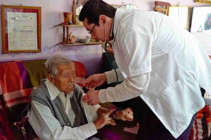 Hipertensión, diabetes y obesidad, son los principales padecimientos detectados en pacientes de Michoacán.